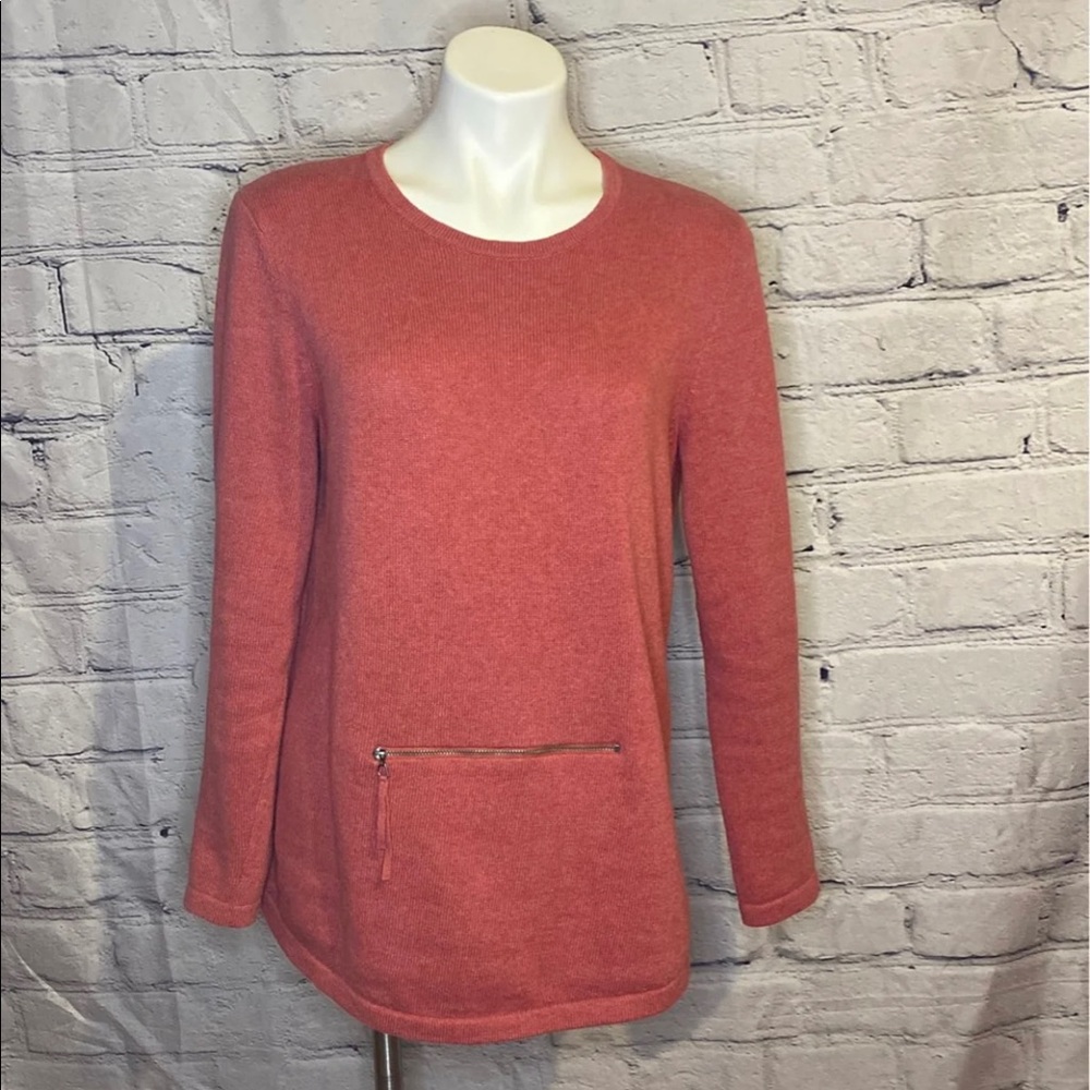 Comfy pullover sweater with front pocket